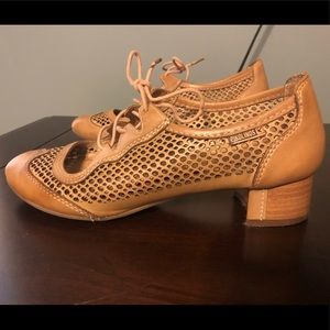 pikolinos size 37